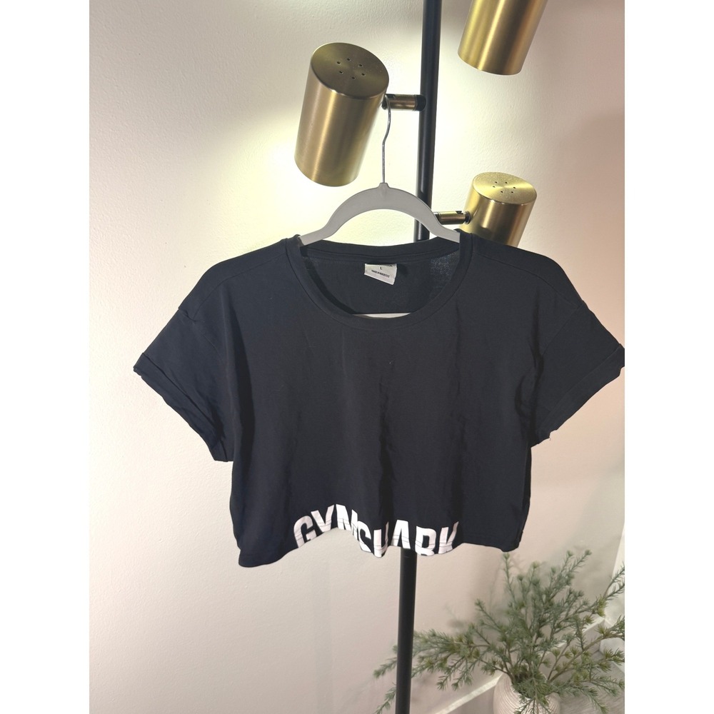 Gymshark crop tee black white logo LG cute gym clothes activewear cotton xfit